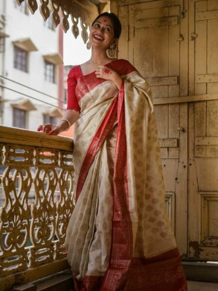 Cotton Silk Saree with Golden Zari & Heavy Zalar