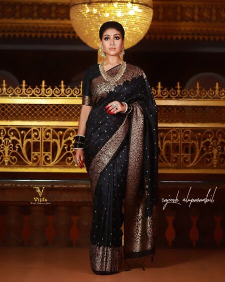 Banarasi Silk Saree with Copper Zari & Heavy Pallu